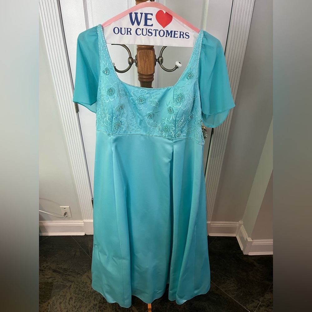 Elegant Aqua Dress with Floral Embroidery